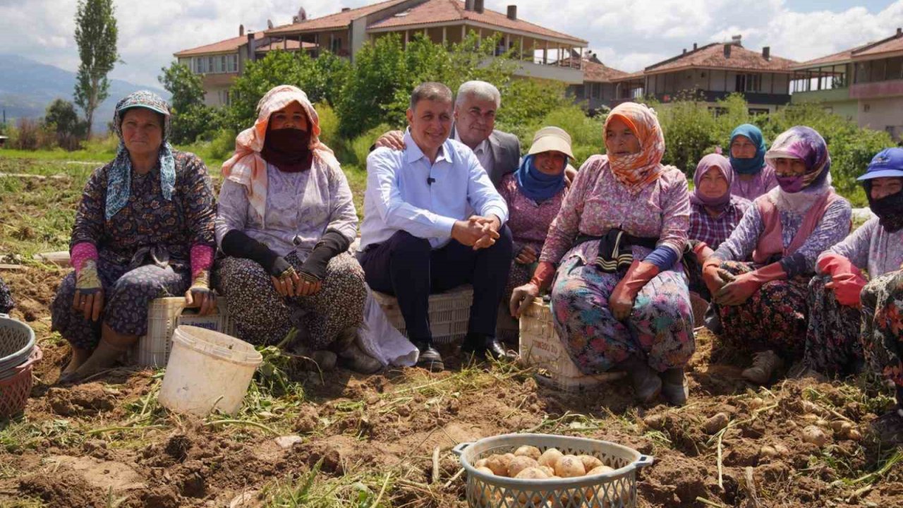 Başkan Tugay’dan yol ve asfalt sözü