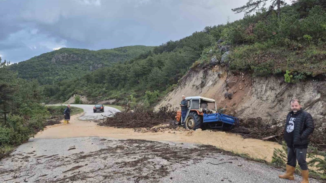 Bilecik’te bir köy adeta sular artında kaldı