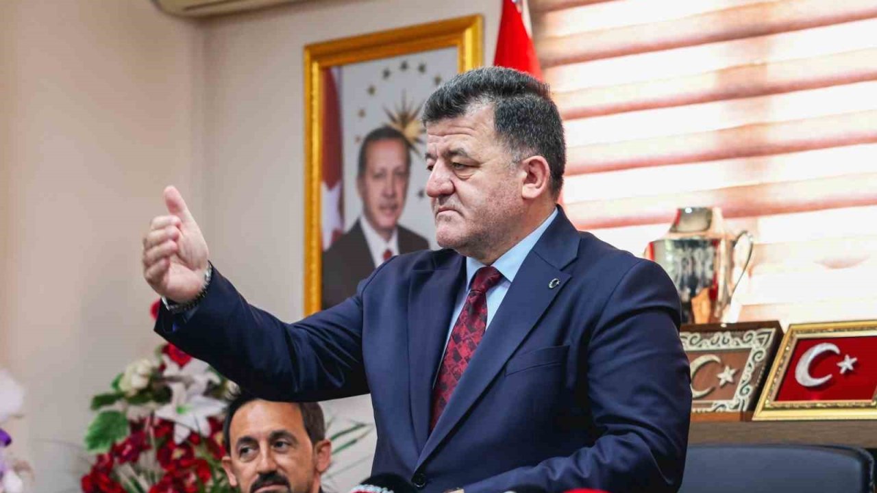 Kulüpte imza yok, sosyal medyada milyonlar konuşuluyor