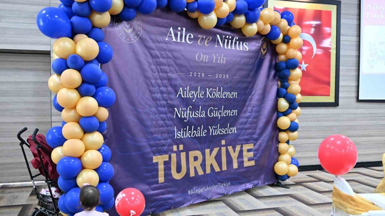 Manisa’da üç kuşak aynı sofrada buluştu