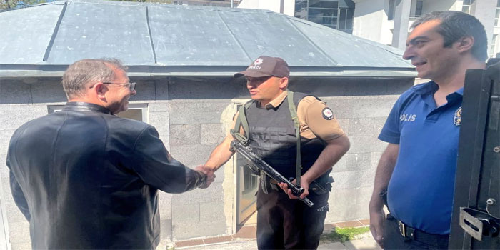 Kars Valisi Ziya Polat’tan Kazımpaşa Polis Merkezi’ne Ziyaret