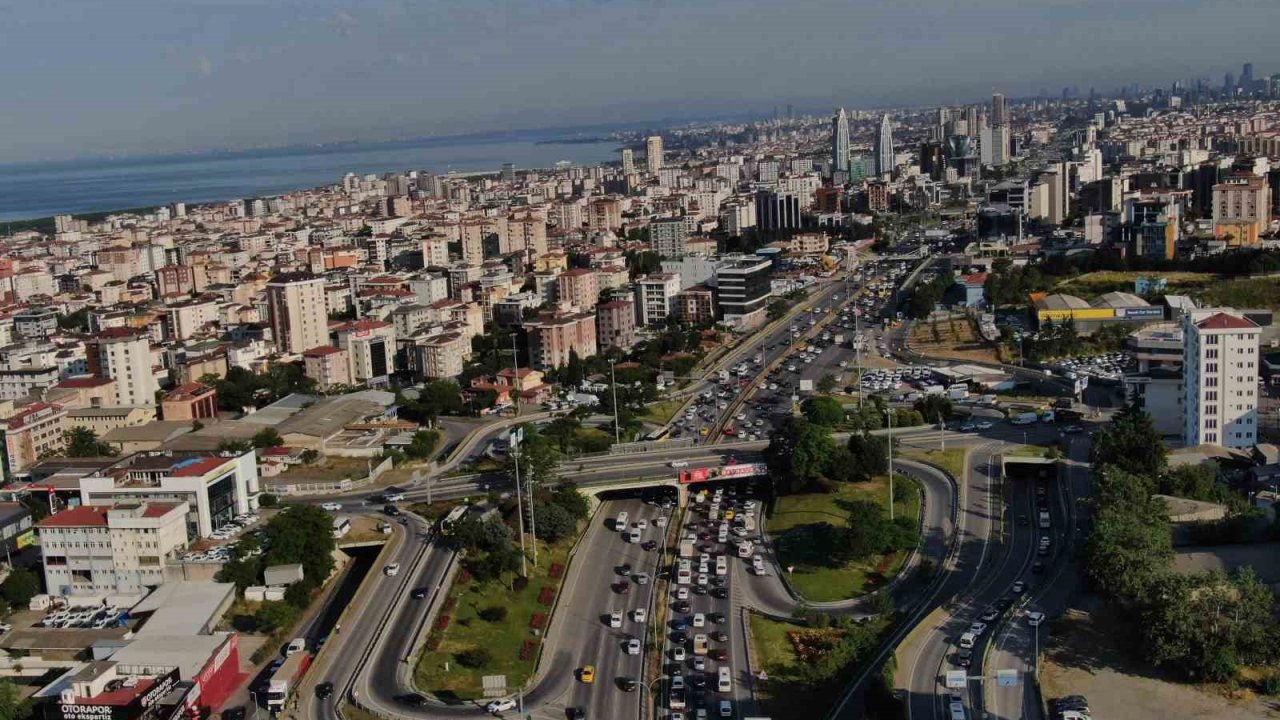 Bayram tatili sona erdi: D-100’de yoğunluk oluştu