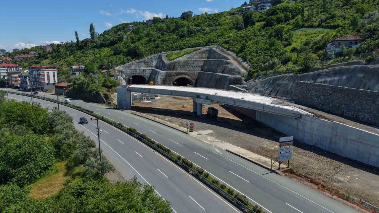 Trabzon’un 30 yıllık hayali olan Güney Çevre Yolu Projesi’nde çalışmalar sürüyor
