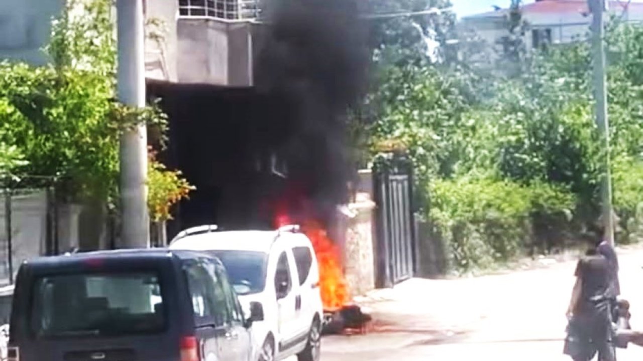 Batman’da park halindeki motosiklet küle döndü