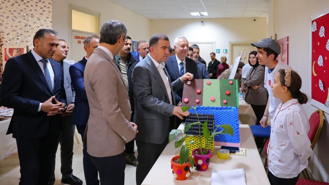 Bayburt’ta özel öğrenciler projelerini bilim fuarında sergiledi