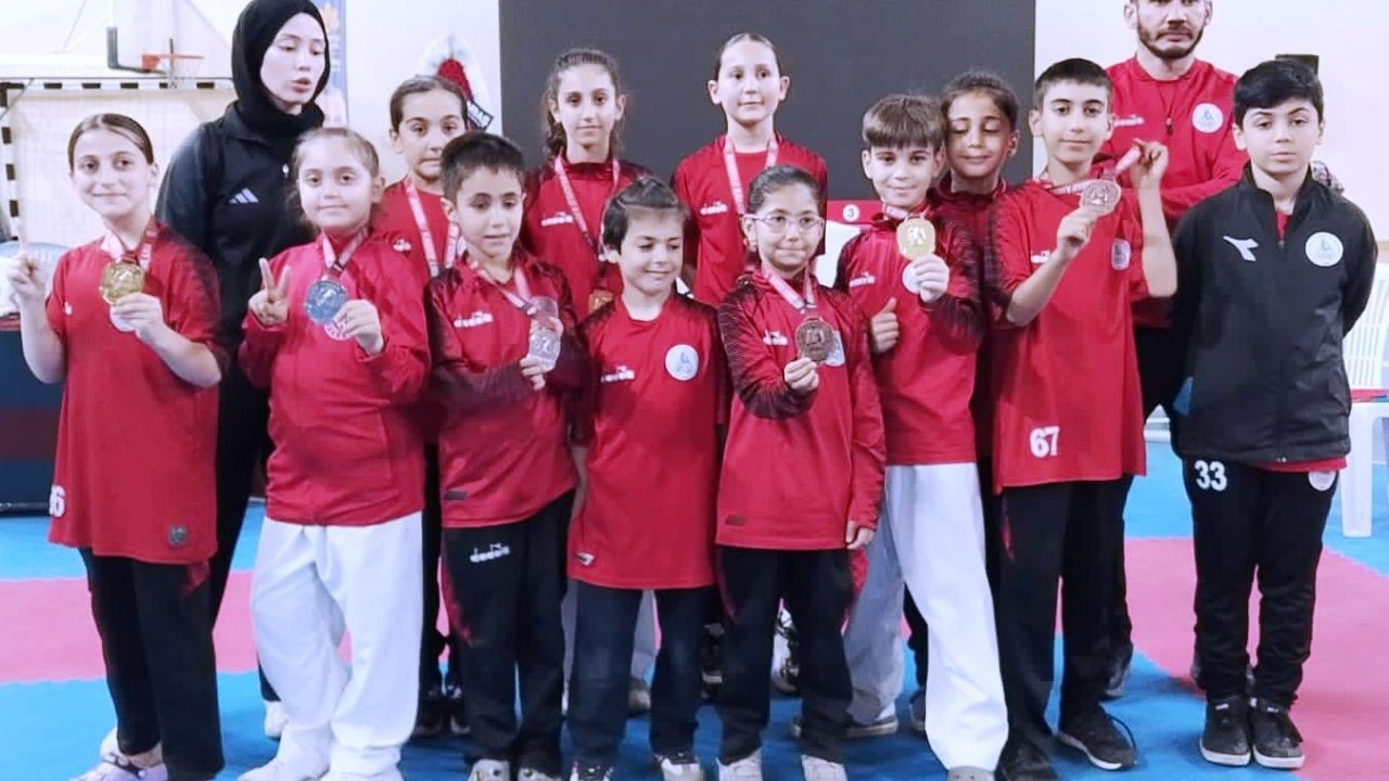 Körfezli karateciler İstanbul’dan 11 madalyayla döndü