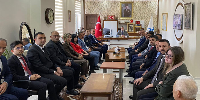 Arpaçay Kaymakamı Muhammed Burak Akköz, İlçe Amirleriyle Bayramlaştı