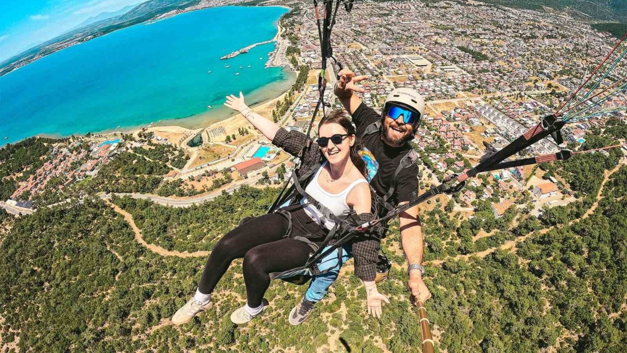 Didim’de gökyüzü rengarenk oldu, Havacılık Festivali yoğun ilgi gördü