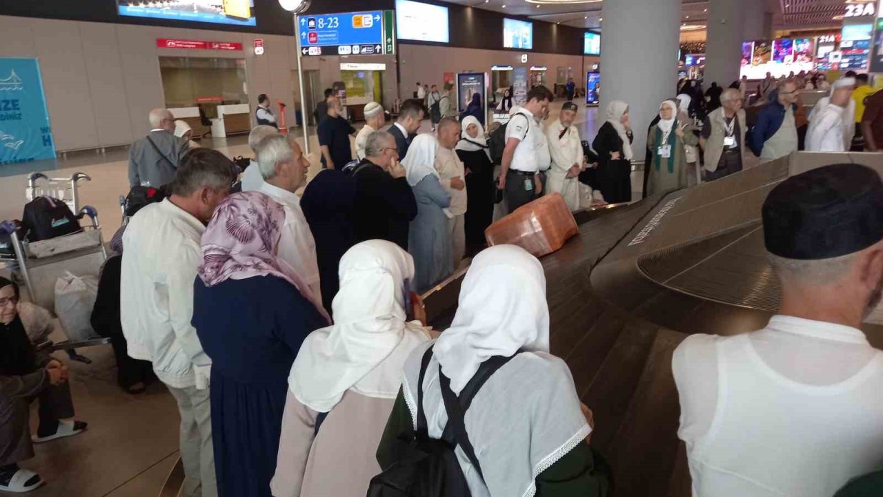 Hacılar kutsal topraklardan yurda dönmeye başladı