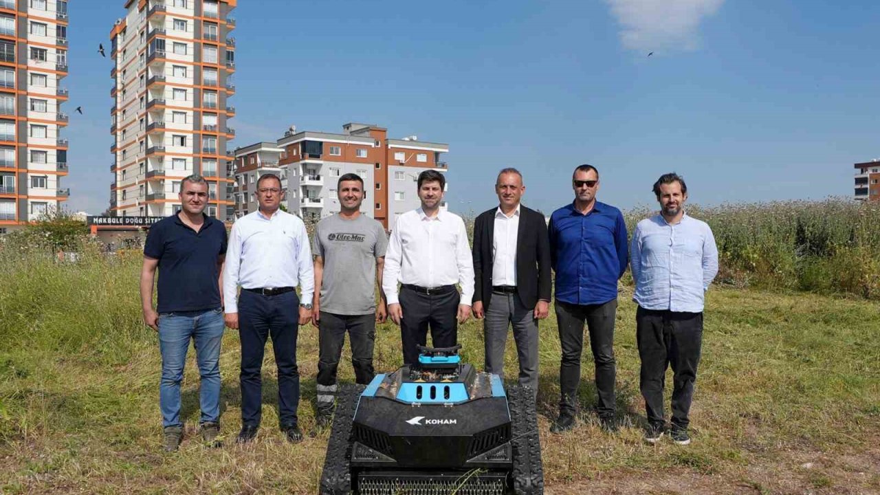 Tarsus’ta Park ve Bahçeler Müdürlüğüne yeni nesil biçme makinesi