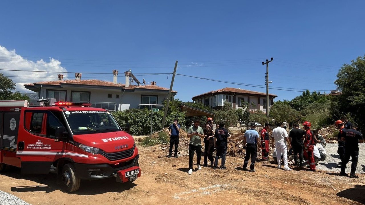 Menteşe’de altyapı çalışmasında işçi toprak altında kaldı