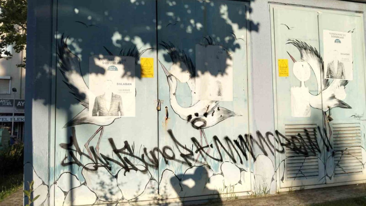 Sanatla güzelleştirilen trafolar vandalların hedefi oldu