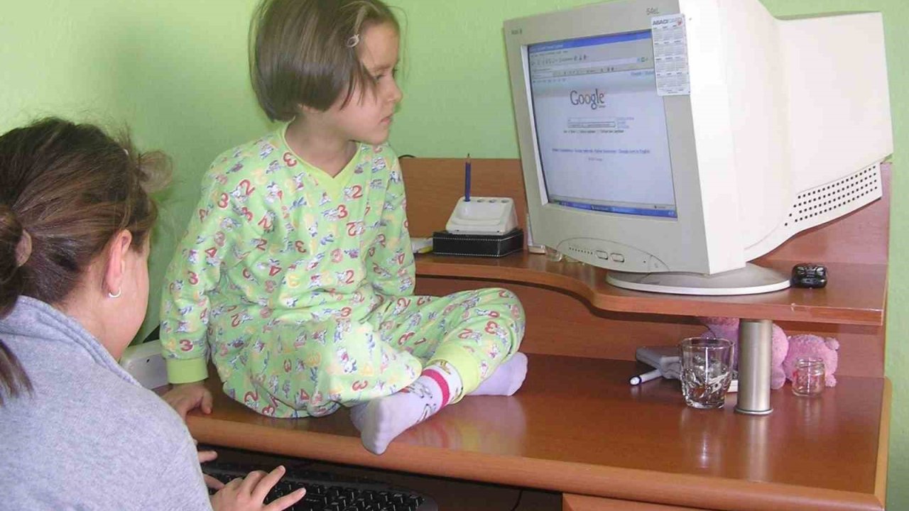 "Kontrolsüz teknoloji ve ekran çocuklarda problemlere yol açıyor"