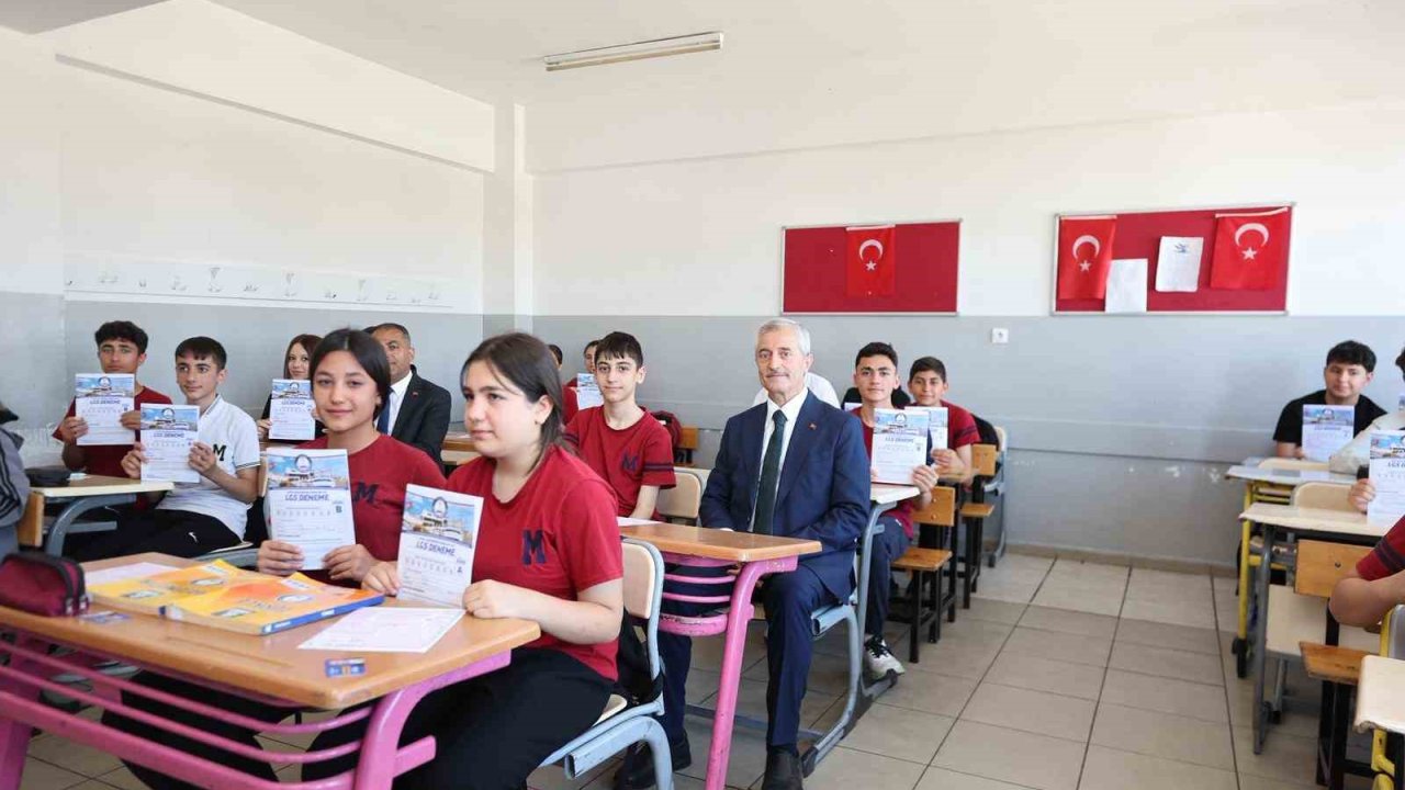 Şahinbey Belediyesi’nden sınava hazırlanan öğrencilere destek