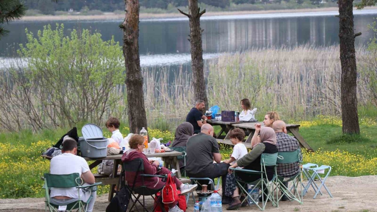 Bolu’daki milli parklara bayramda ziyaretçi akını