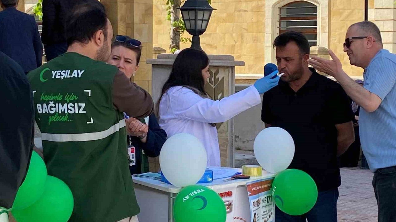 Bayburt’ta vatandaşlara sigaranın zararları anlatıldı