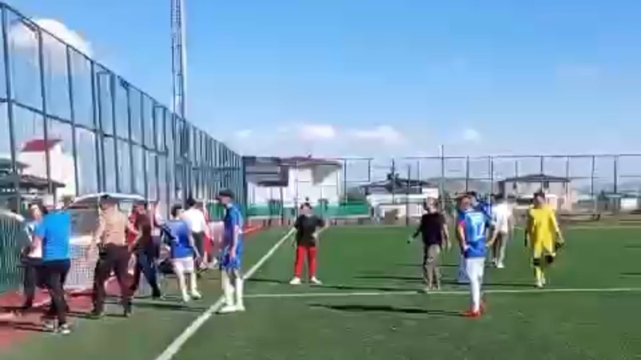 Türkoğlu’nda şampiyonluk maçı sonrası kavga