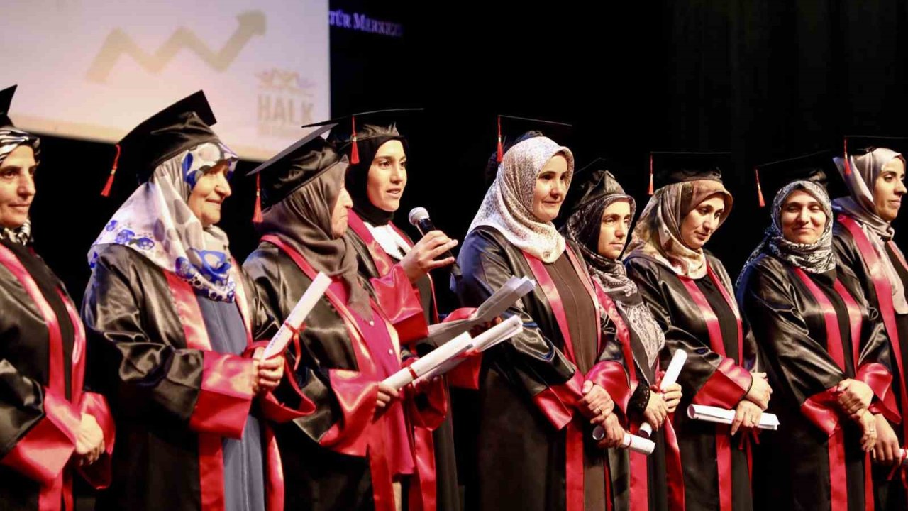 Büyükçekmece Belediyesi Halk Akademisi’nde 678 kursiyer mezun oldu