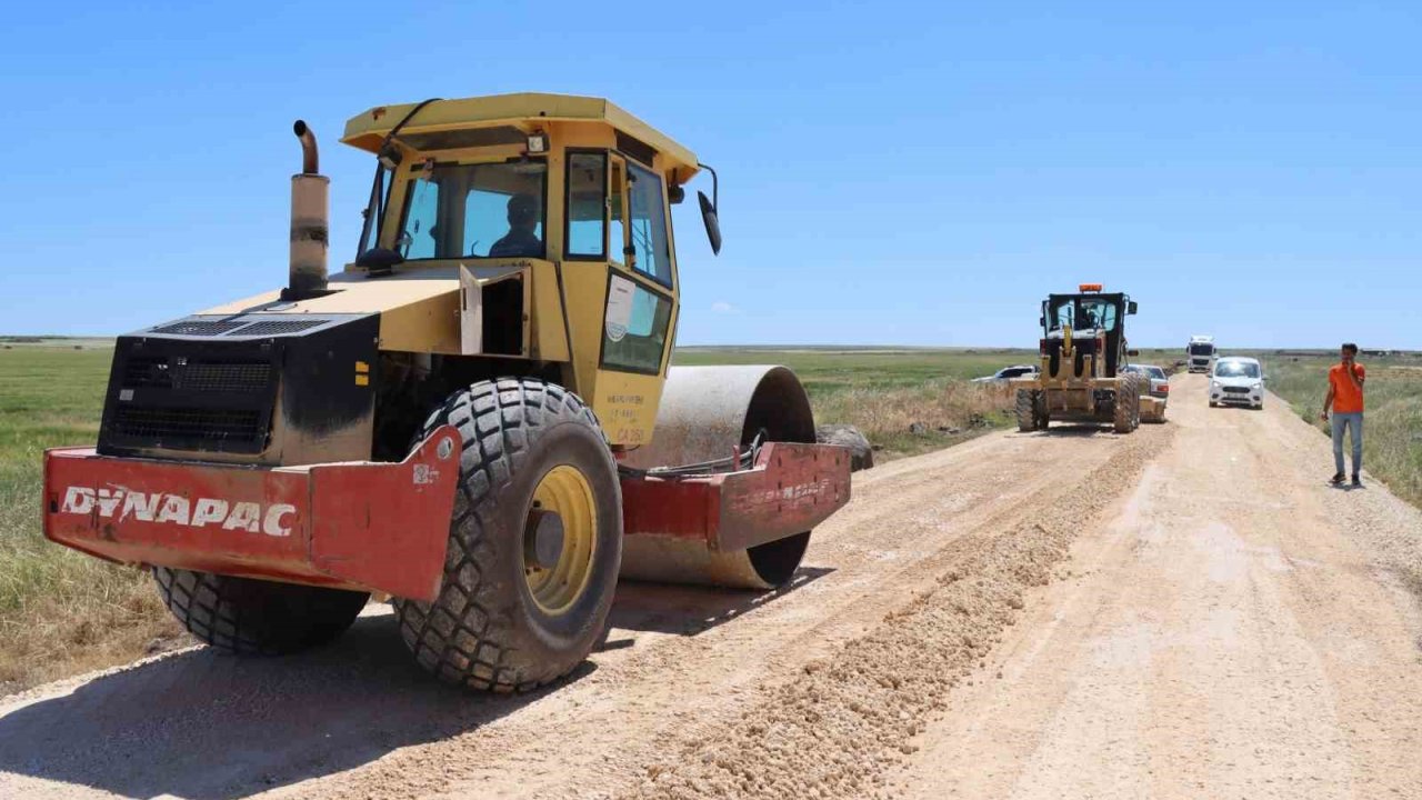 Hilvan kırsalında yollar yenileniyor
