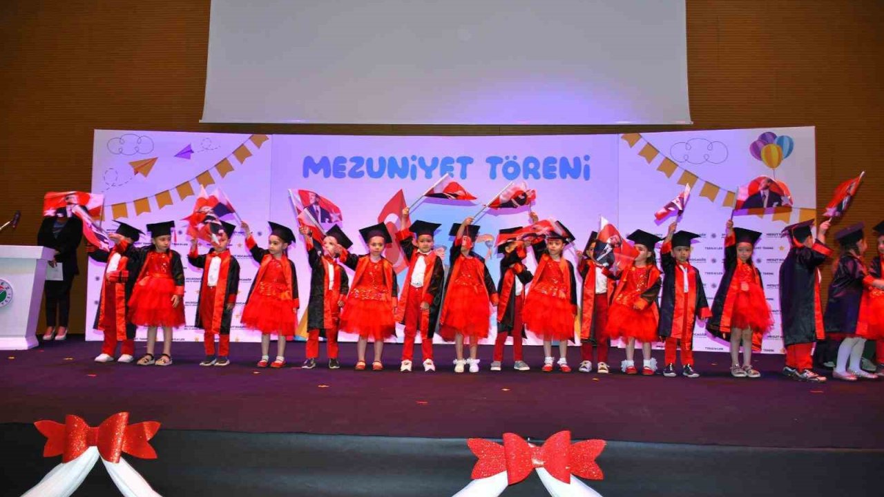 Kepez’in kreşlerinde mezuniyet heyecanı