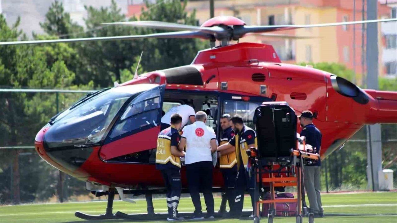 Malatya’da ambulans helikopter 75 yaşındaki hasta için havalandı