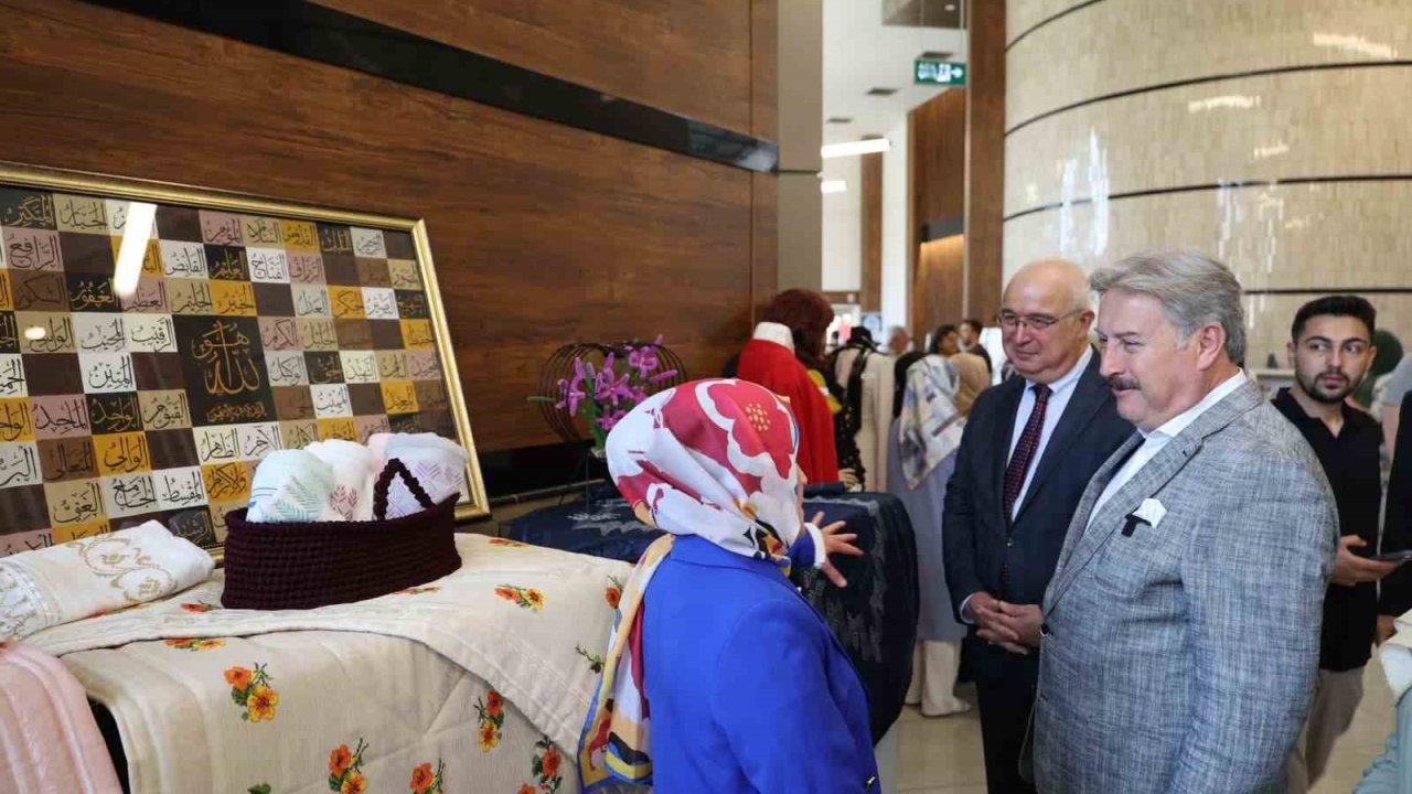 Melikgazi’de kadınların bin bir emekle yaptığı el ürünleri sergisi göz kamaştırdı