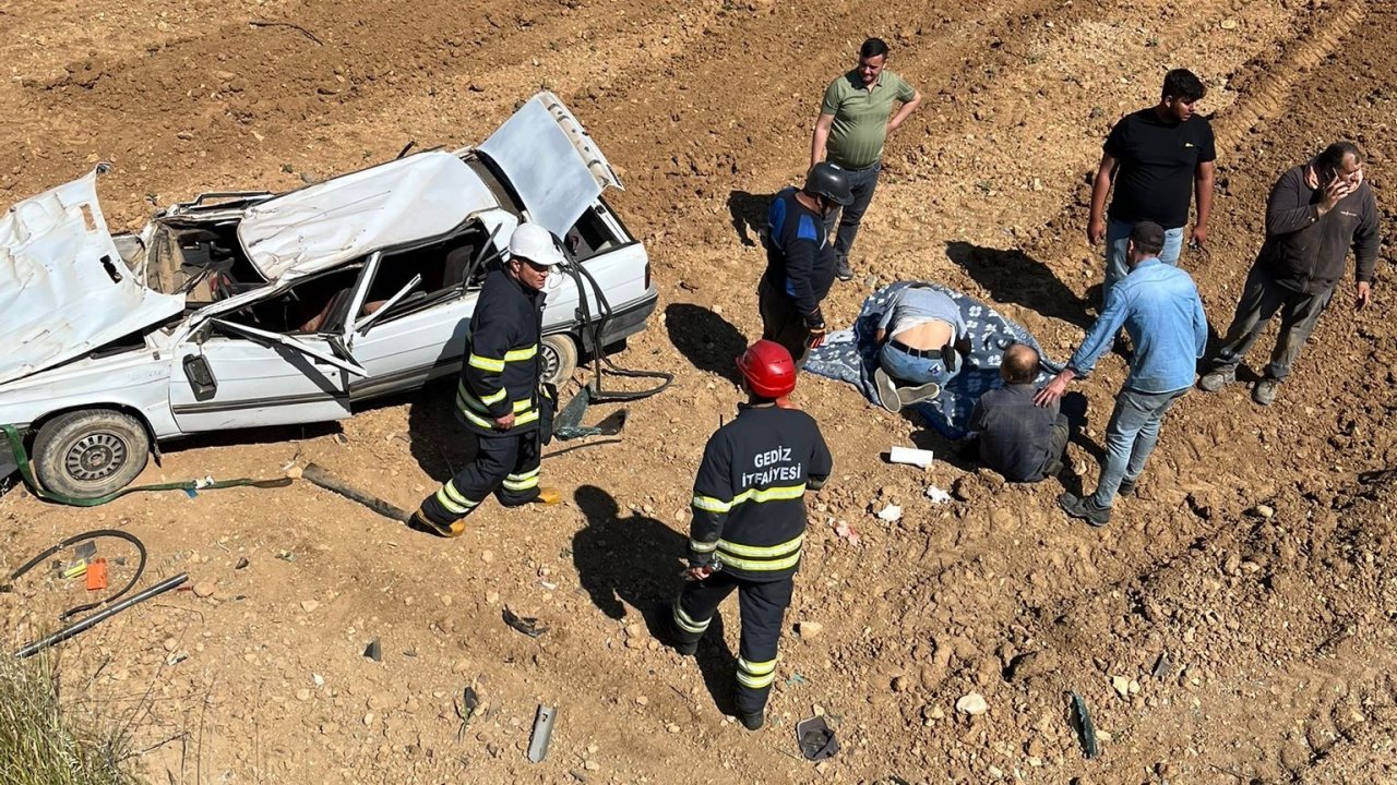 Gediz’de otomobil tarlaya uçtu, 2 yaralı