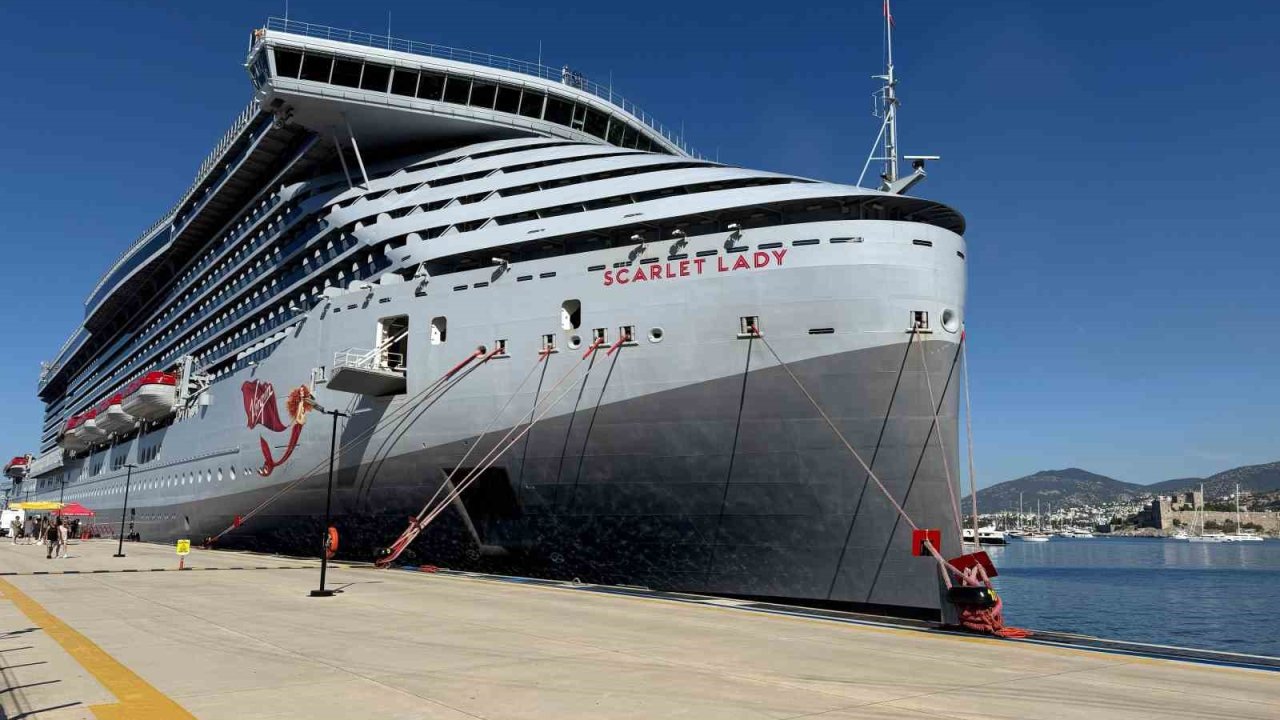 Dev yolcu gemisi yeniden Bodrum’da