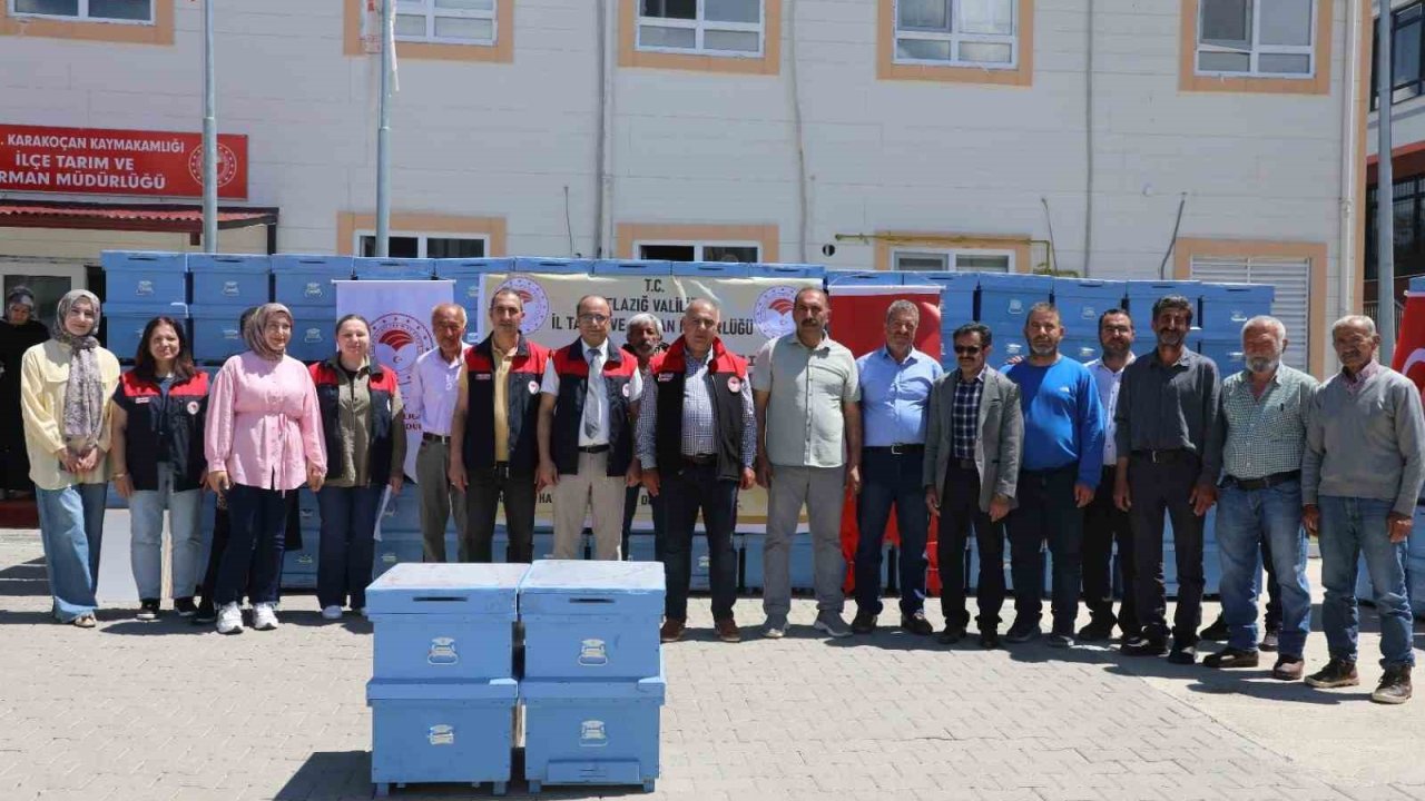 Elazığ’da 15 arı yetiştiricisine 150 adet kovan dağıtıldı