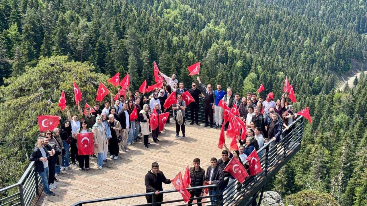 Kastamonu’da gençlik yürüyüşü: Doğanın tadını çıkardılar