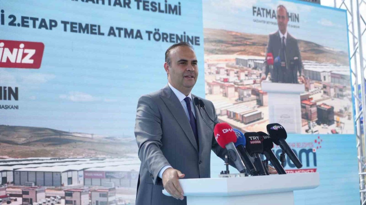 Bakan Kacır: "Türkiye olarak tarih sahnesine eskisinden çok daha kuvvetli ve çok daha iddialı çıkıyoruz"