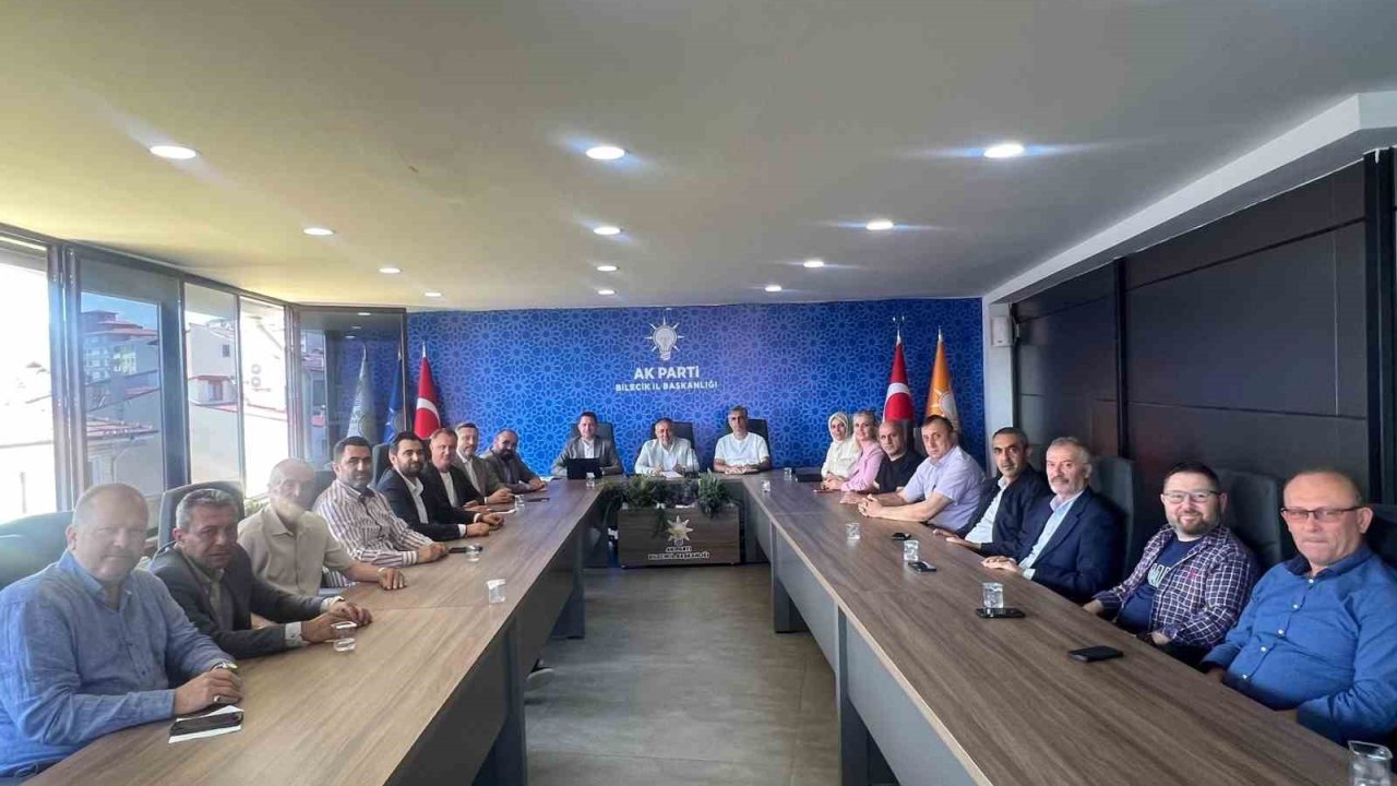 AK Parti’de yol haritası masaya yatırıldı