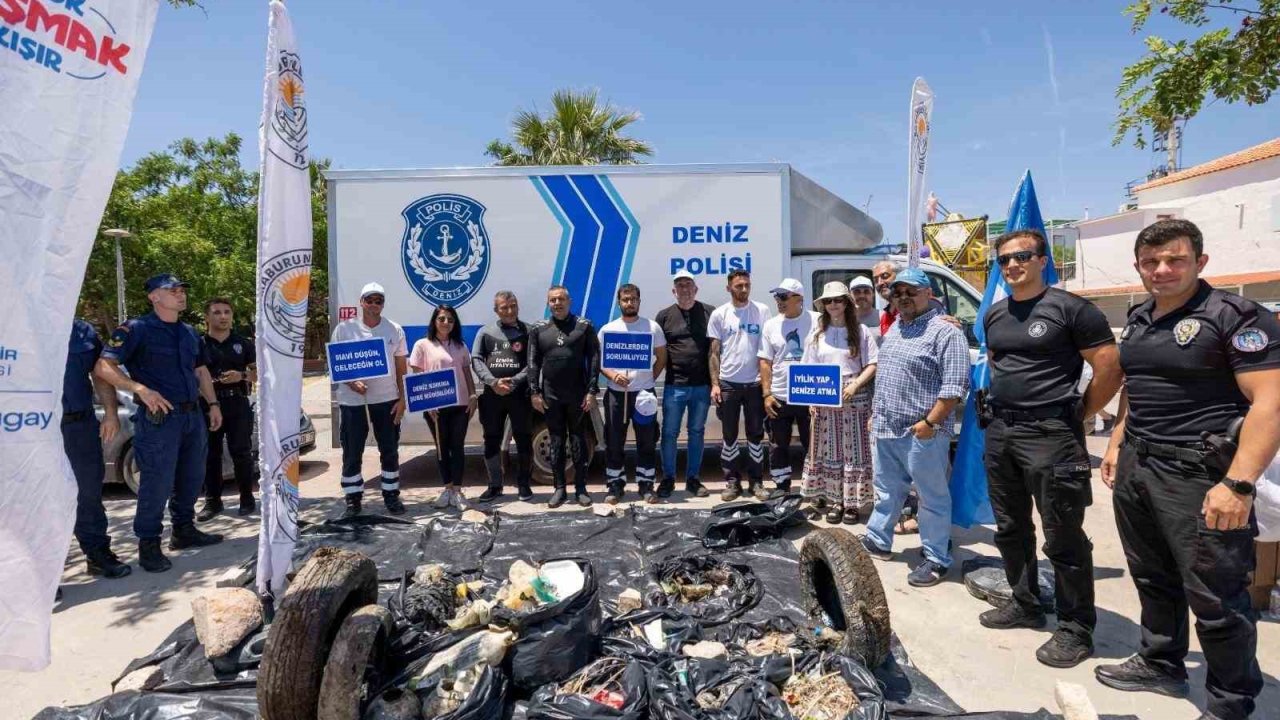 Plajdan 750 kilogram atık toplandı