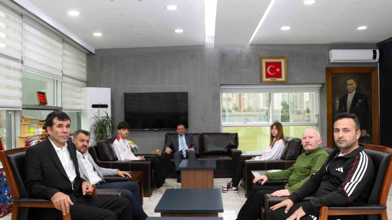 Şampiyon sporculardan Kabakcı’ya ziyaret