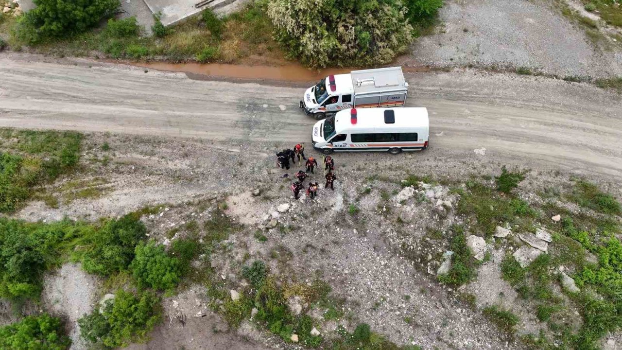 Kelkit Çayı’na atlayan kızı arama çalışmaları 19’uncu gününde de devam ediyor