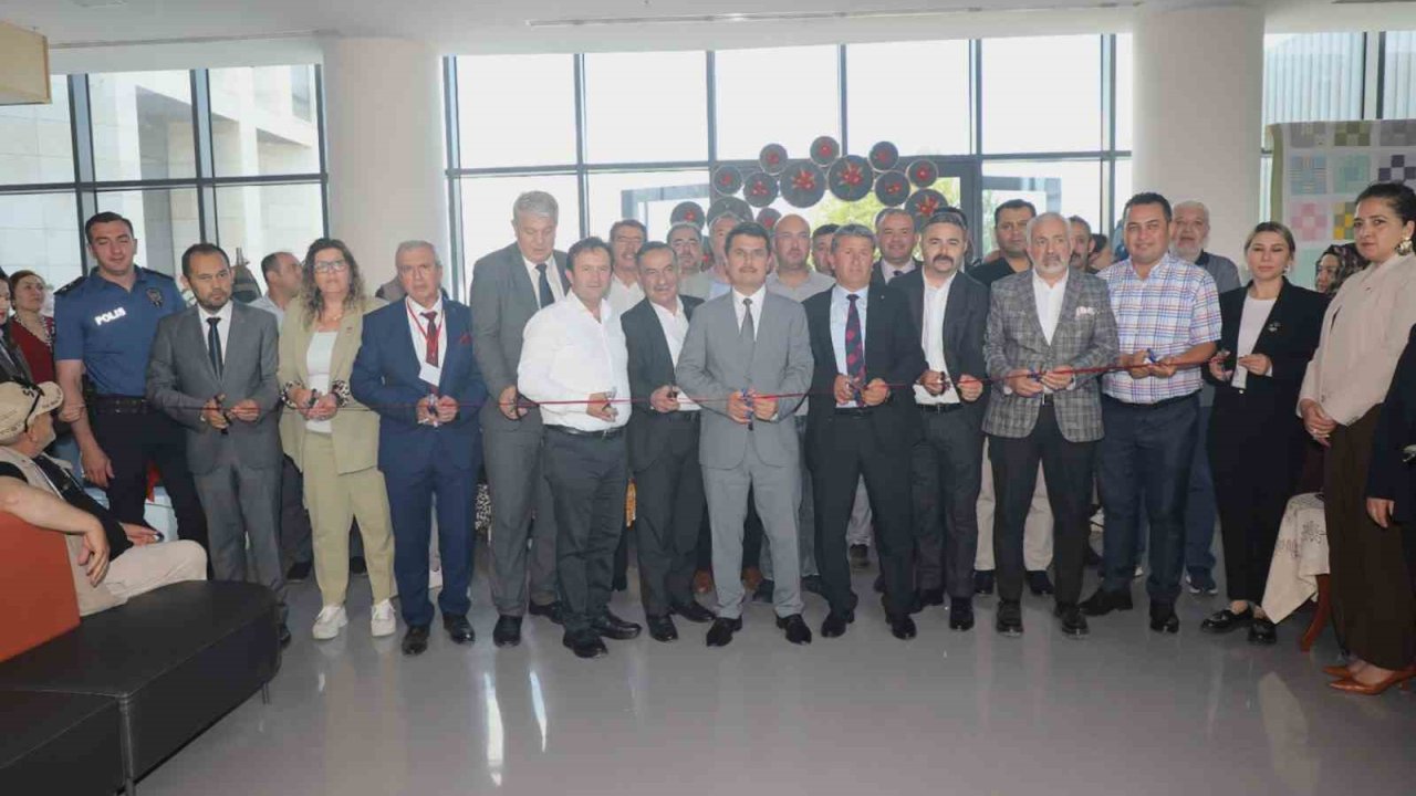 Acıpayam’da halk eğitim kursiyerleri yıl boyunca ürettiklerini sergiledi