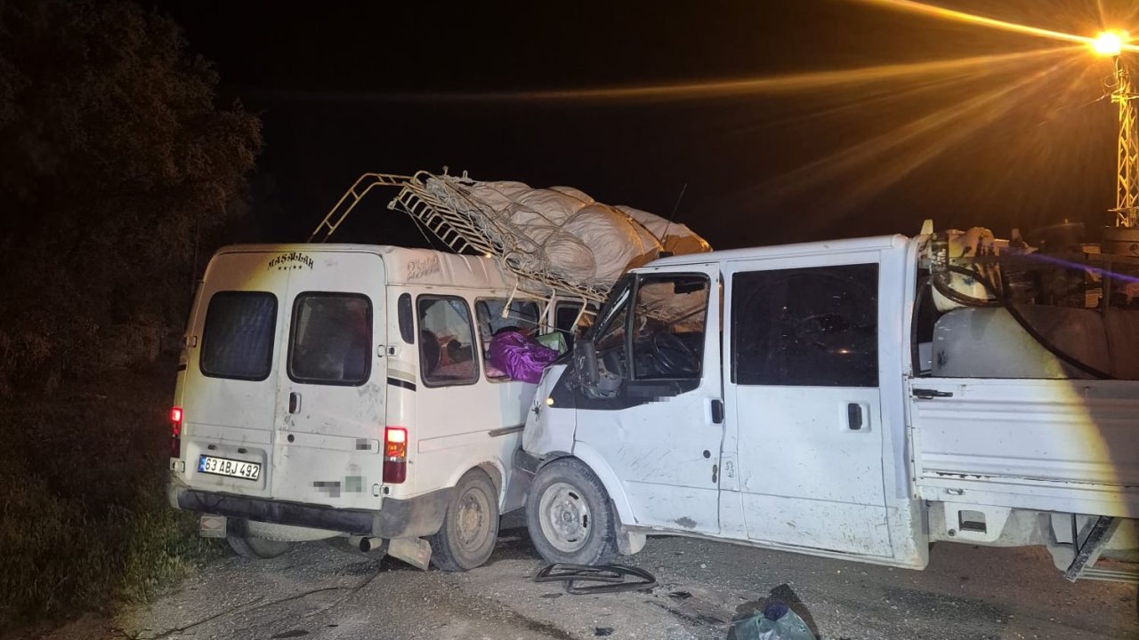 Konya’da kamyonet ile minibüs çarpıştı: 7 yaralı