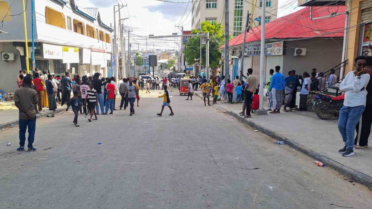 Somali’de güvenlik güçleri ile muhalif milisler arasında çatışma