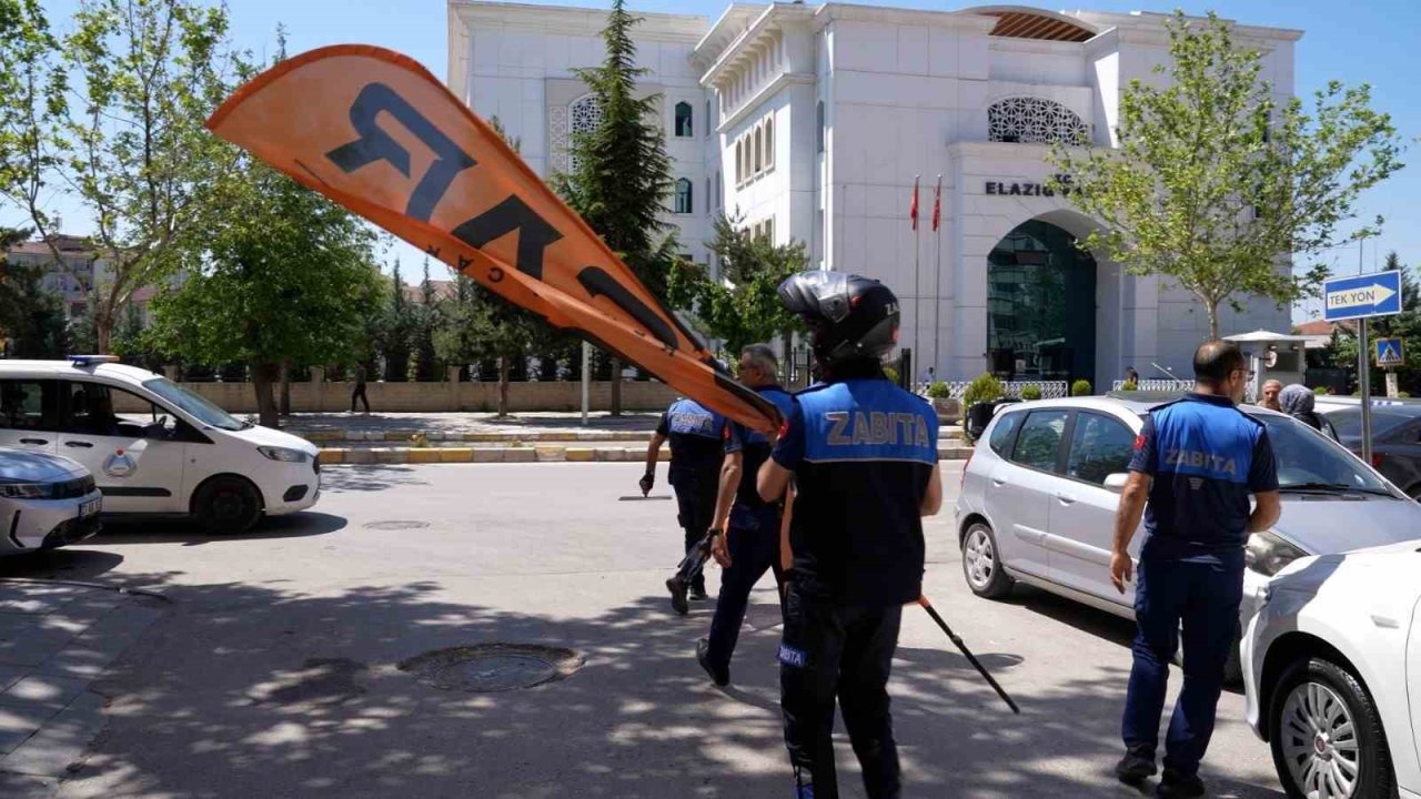 Elazığ zabıtasından  kaldırım denetimi