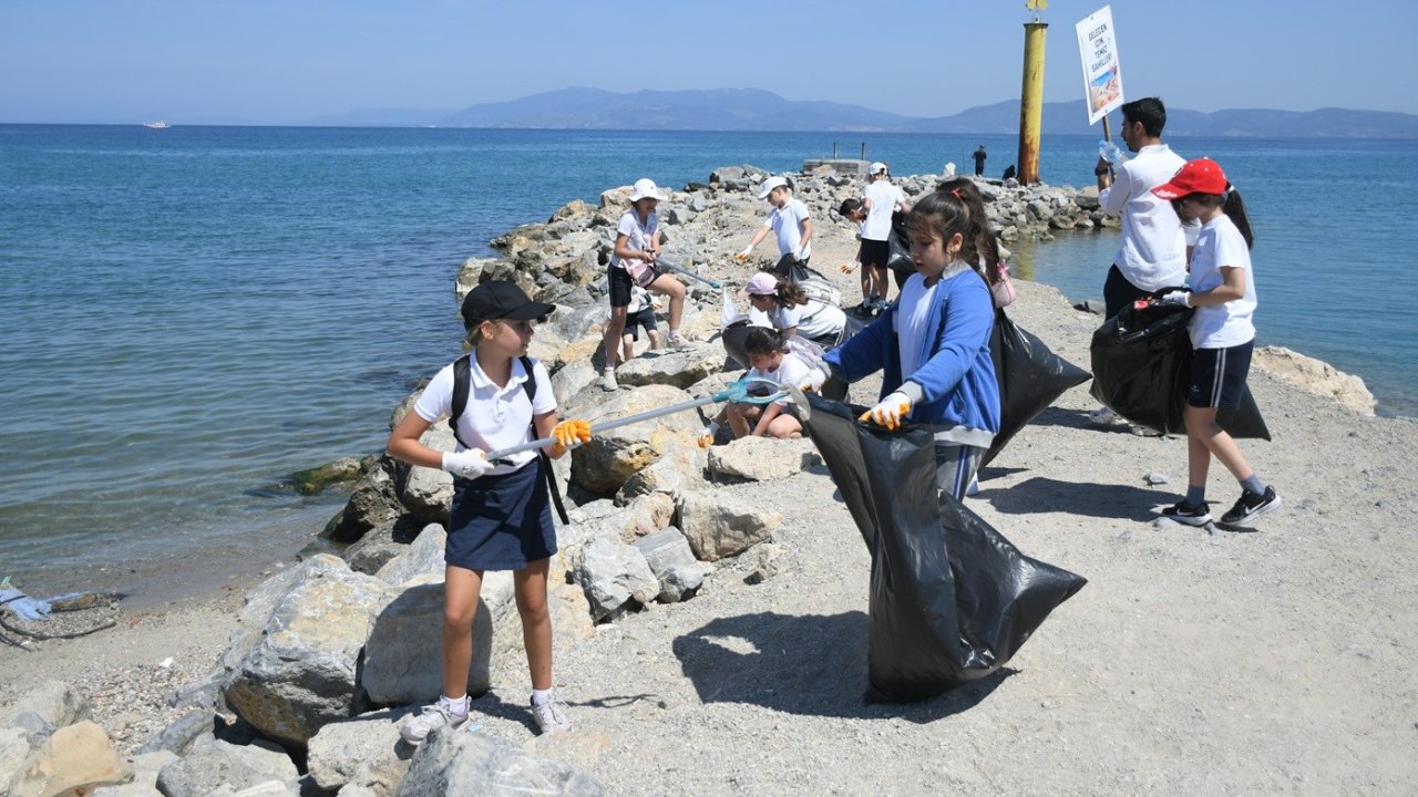 Geleceğin çevre gönüllüleri Kuşadası Belediyesi’nin etkinliğinde buluştu