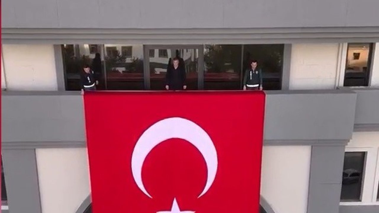 Osmaniye’de belediye personelinden ay-yıldızlılara moral videosu