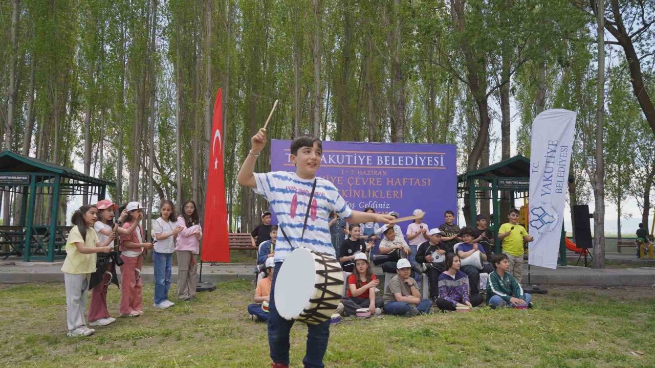 Yakutiye’de çocuklar "sıfır atık şenliği" ile hem eğlendi hem doğayı yeşertti