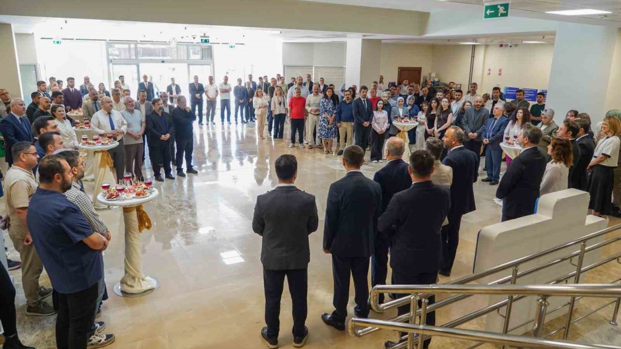 BARÜ ailesi geleneksel bayramlaşma programında bir araya geldi