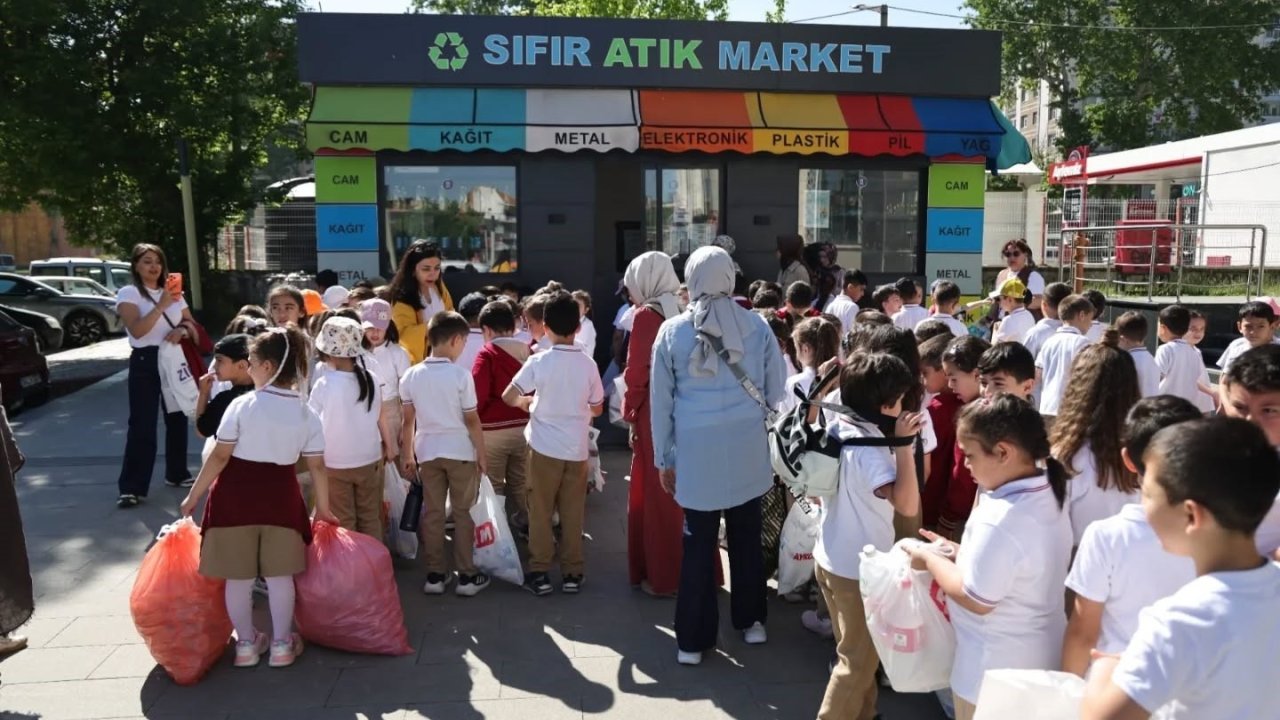Kütahya’da Çevre Haftası’nda öğrencilerden doğaya destek