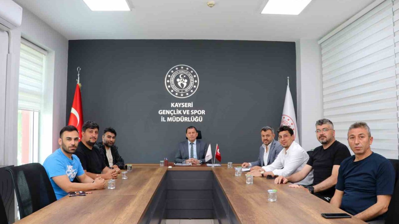 Kayseri’de kayak sporunun geleceği masaya yatırıldı