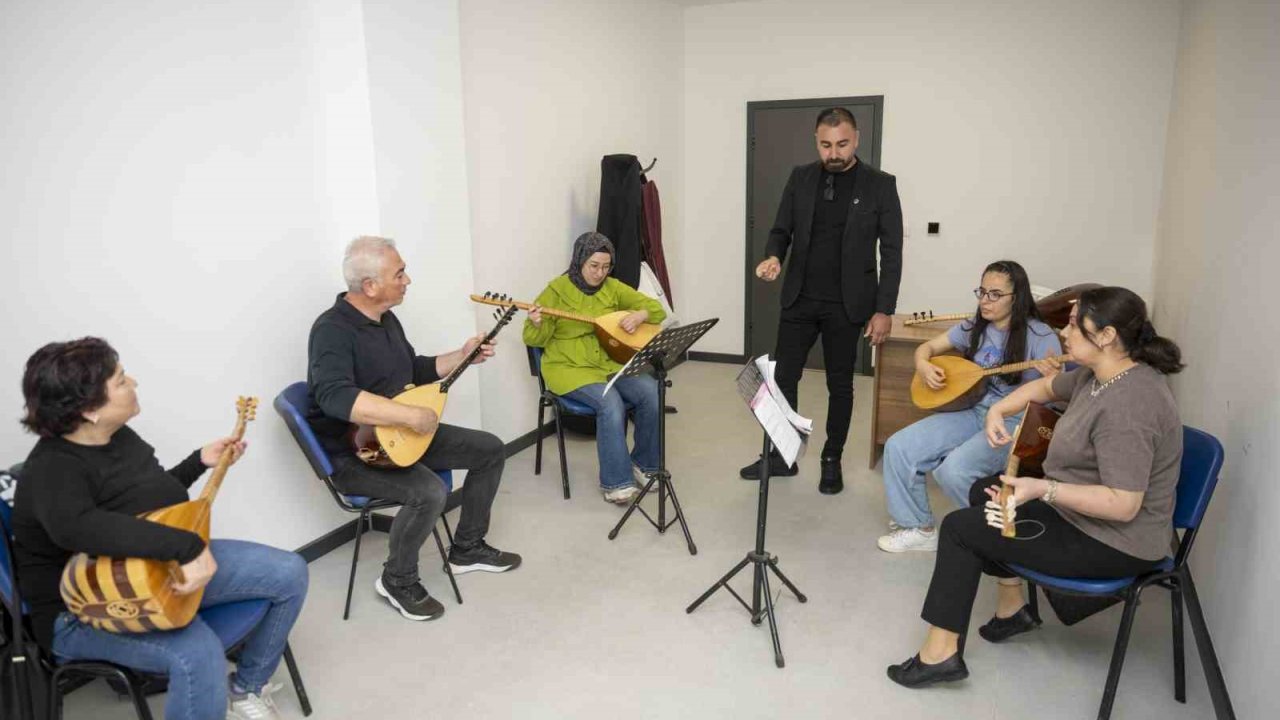 Mersin’de ücretsiz müzik kurslarında sezon sona eriyor