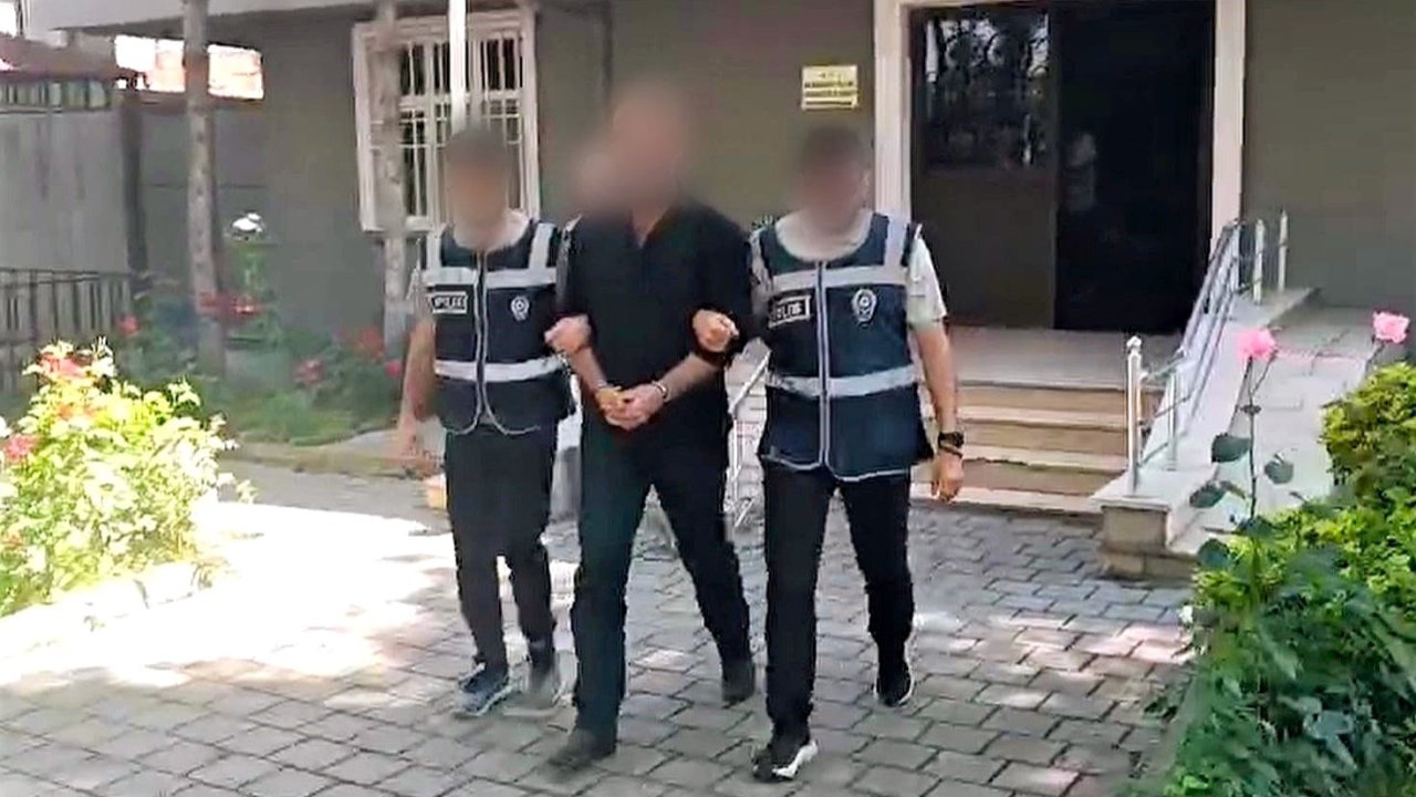 Batman’da 20 yıl kesinleşmiş hapis cezasıyla aranan firari trafik ekiplerine takıldı