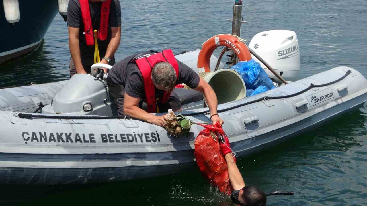 Çanakkale Yat Limanı’nda yüzey ve dip temizliği