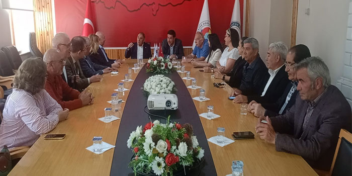 Prof. Dr. Esfender Korkmaz ve Vakıf Yönetiminden KATSO Başkanı Kadir Bozan’a Ziyaret