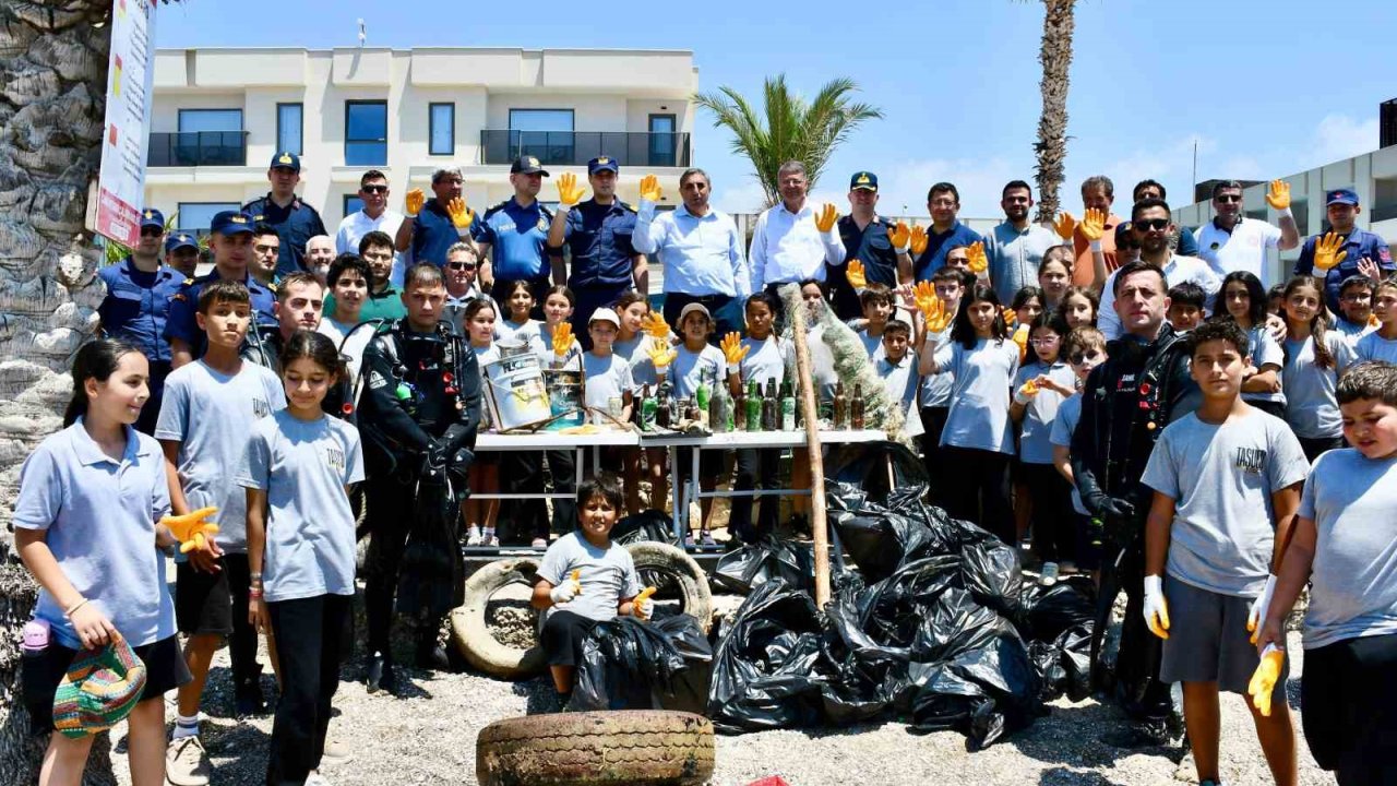 Dünya Çevre Günü’nde  Silifke Sahili’nde temizlik